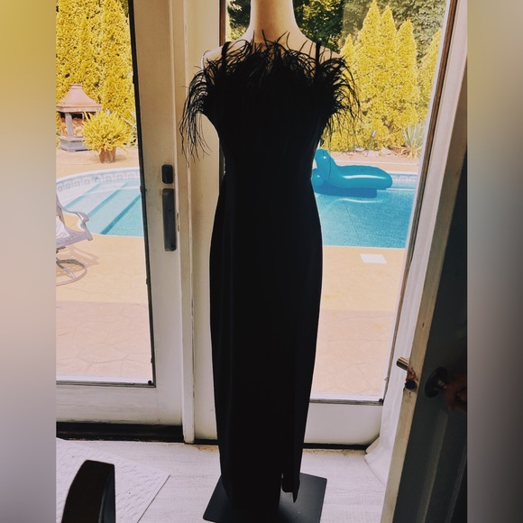 Aqua Dresses & Skirts - GORGEOUS OSTRICH FEATHER AQUA DRESS 🥀